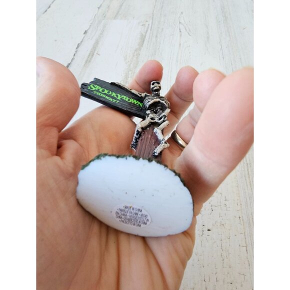 Lemax spookytown sign skeleton Halloween decor accessory - Picture 7 of 7